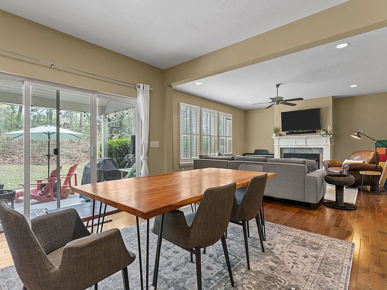 155 Devon Cir — Photo 25