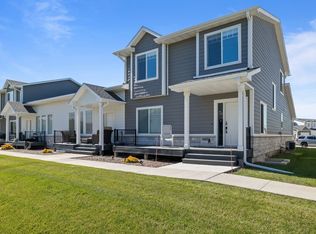 9150 Spring Crest Ln, West Des Moines, IA 50266