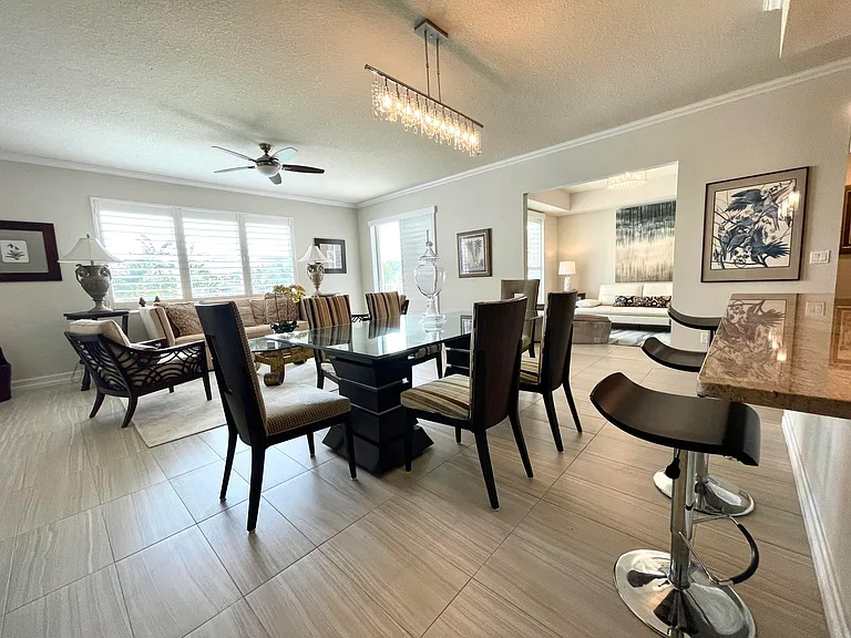 431 Bay Colony Dr N — Photo 10