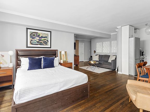 4th image of 305 E 72nd St APT 5AN