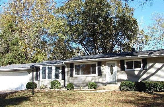 3rd image of 4727 Stone Hill Dr