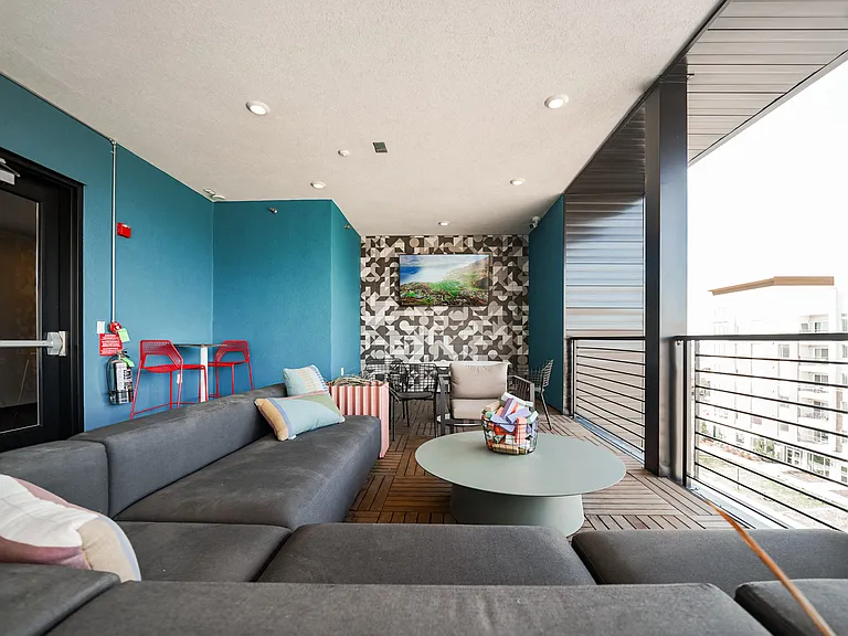 Outdoor Kitchen and Lounge