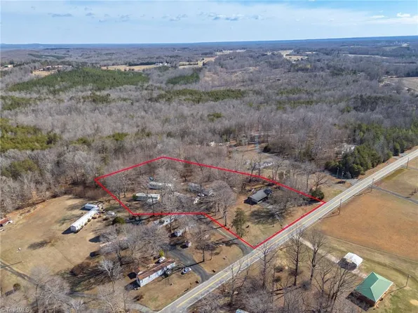 5513 Nc Highway 700, Eden, NC 27288