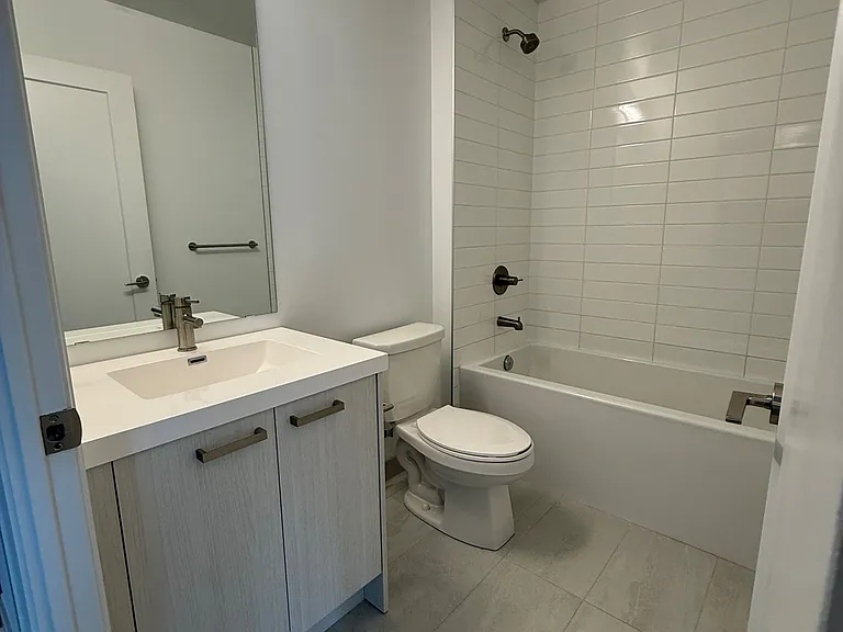 20 Soudan Ave #1208 — Photo 13