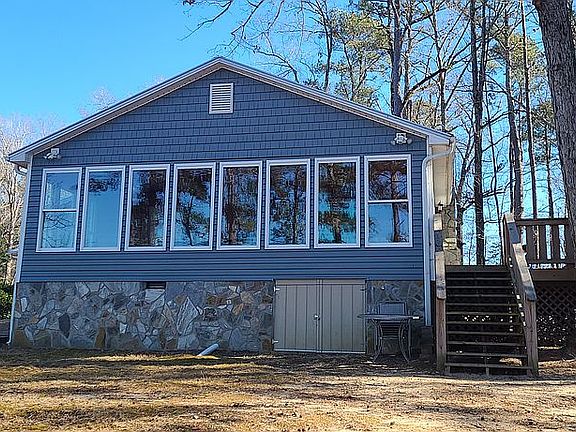 3rd image of 154 Twin Oaks Rd