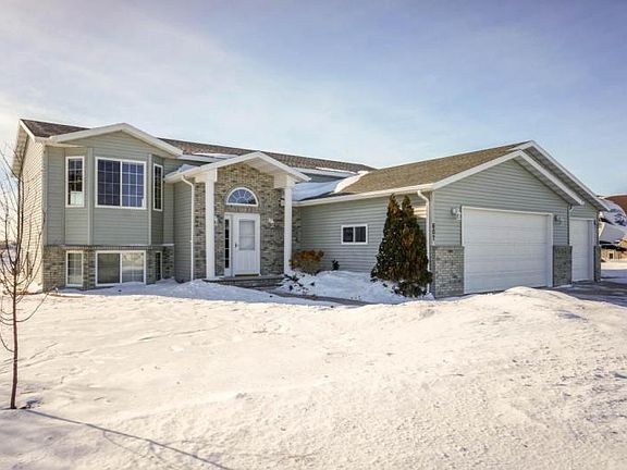 2nd image of 607 Cottonwood Dr