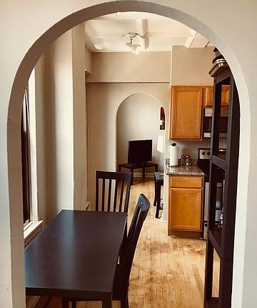 4th image of 1211 N La Salle St #1501