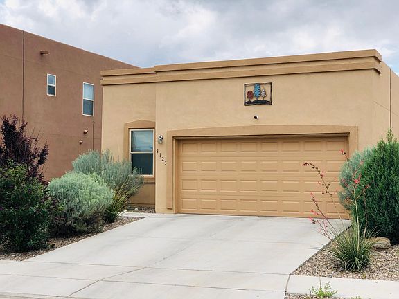 3rd image of 3123 Floras Del Sol St