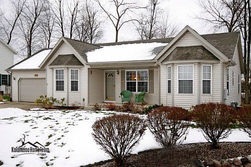 3rd image of 2721 Green Oak Ln