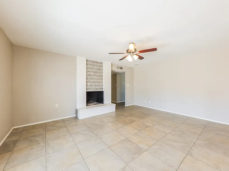 14009 N 42nd Dr — Photo 9