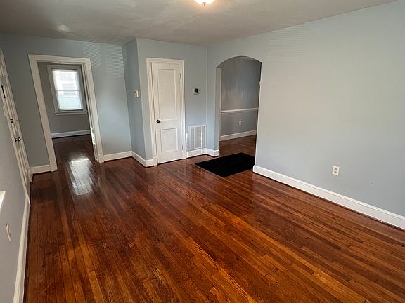 4th image of 1905 Rawlings St