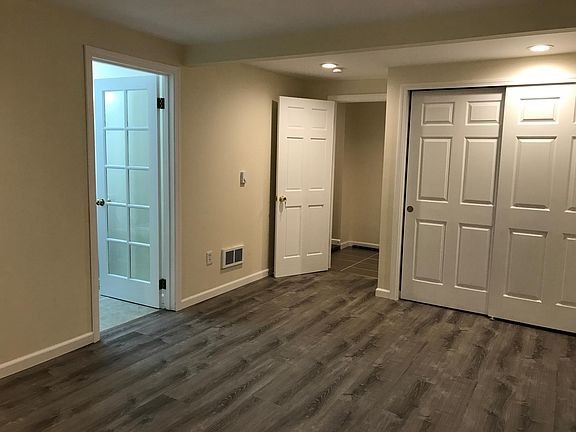 4th image of 4705 S 179th St