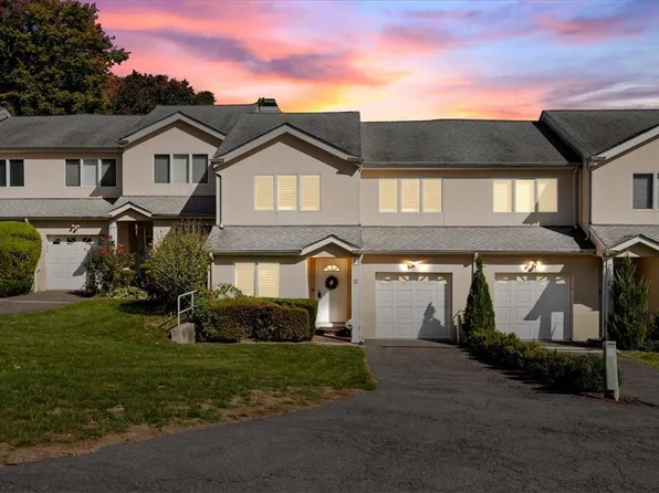 100 Chateau Lane #33, Hawthorne, NY 10532