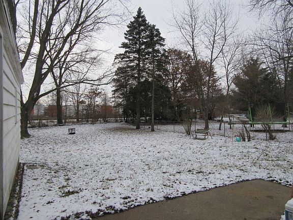 3rd image of 3639 Wood St