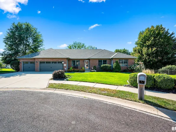 1907 Liberty Ct, Pekin, IL 61554