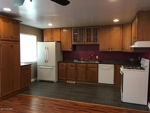 4th image of 2111 Melvin St SW #8
