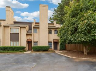 707 Roswell Landings Dr, Roswell, GA 30075