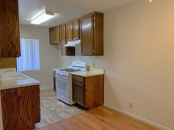 4th image of 436 E Magnolia Blvd #202
