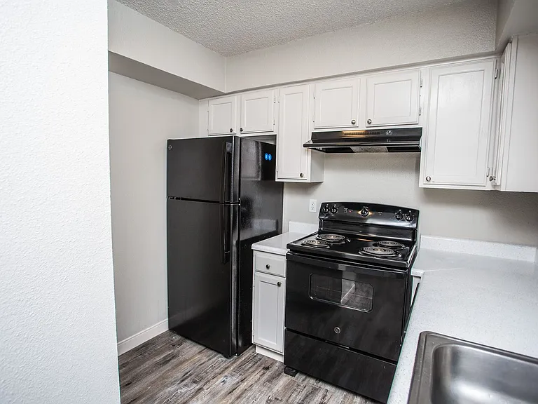 Saddlewood Apartments — Photo 29