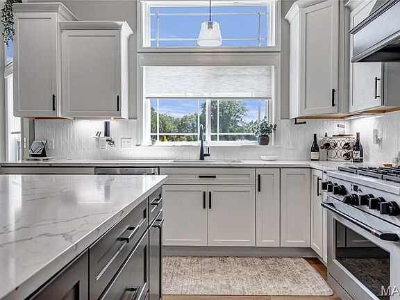 5th image of 1016 Bellevaux Pl