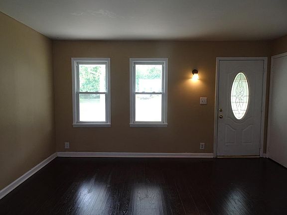 4th image of 934 Fairwood Ave