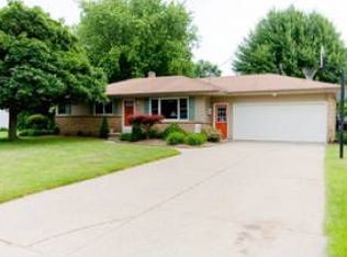 1888 Parkwood St, Jenison, MI 49428