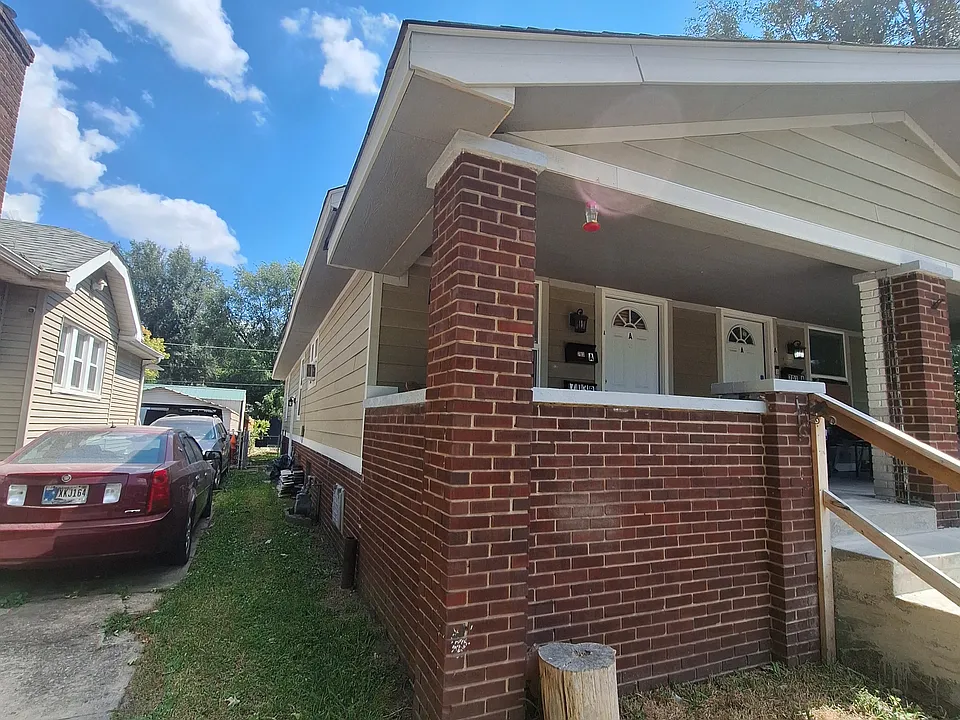 701 N Denny St #703B