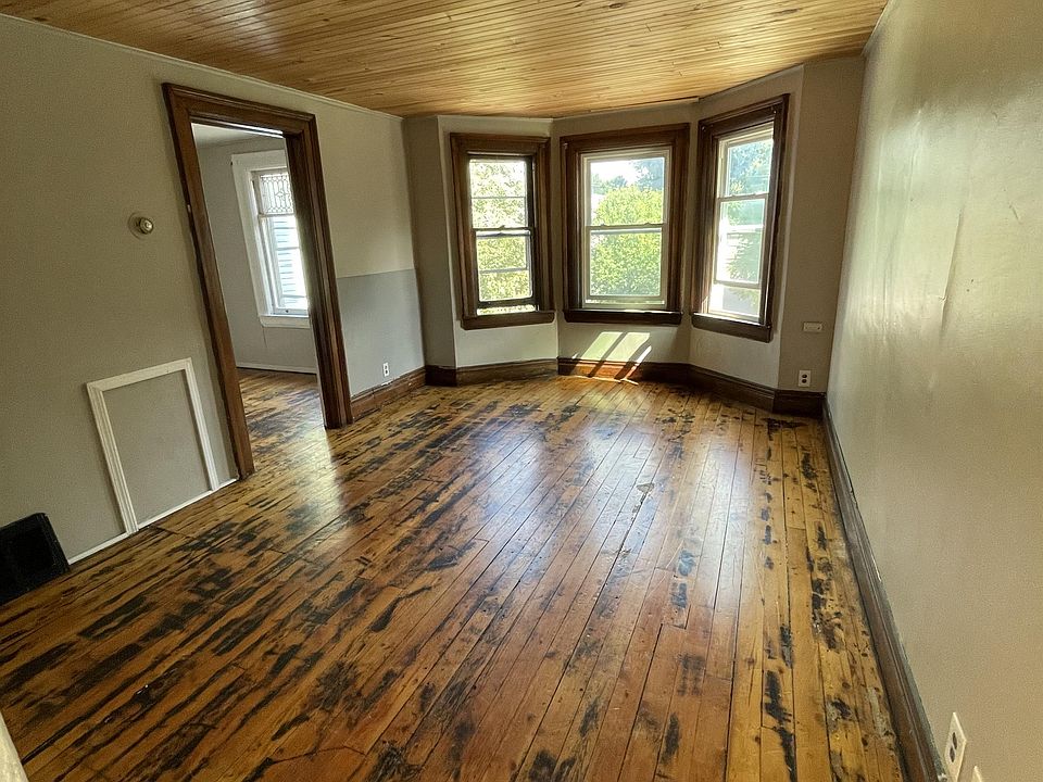 1st image of 404 W Utica St #2