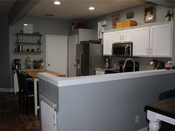 5th image of 8511 Sandy Beach St