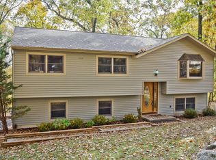 12 Sandys Rd, Andover, NJ 07821