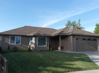 21 Hummingbird Ct, Eagle Pt, OR 97524