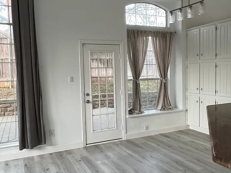 7717 Lakecrest Ct — Photo 17