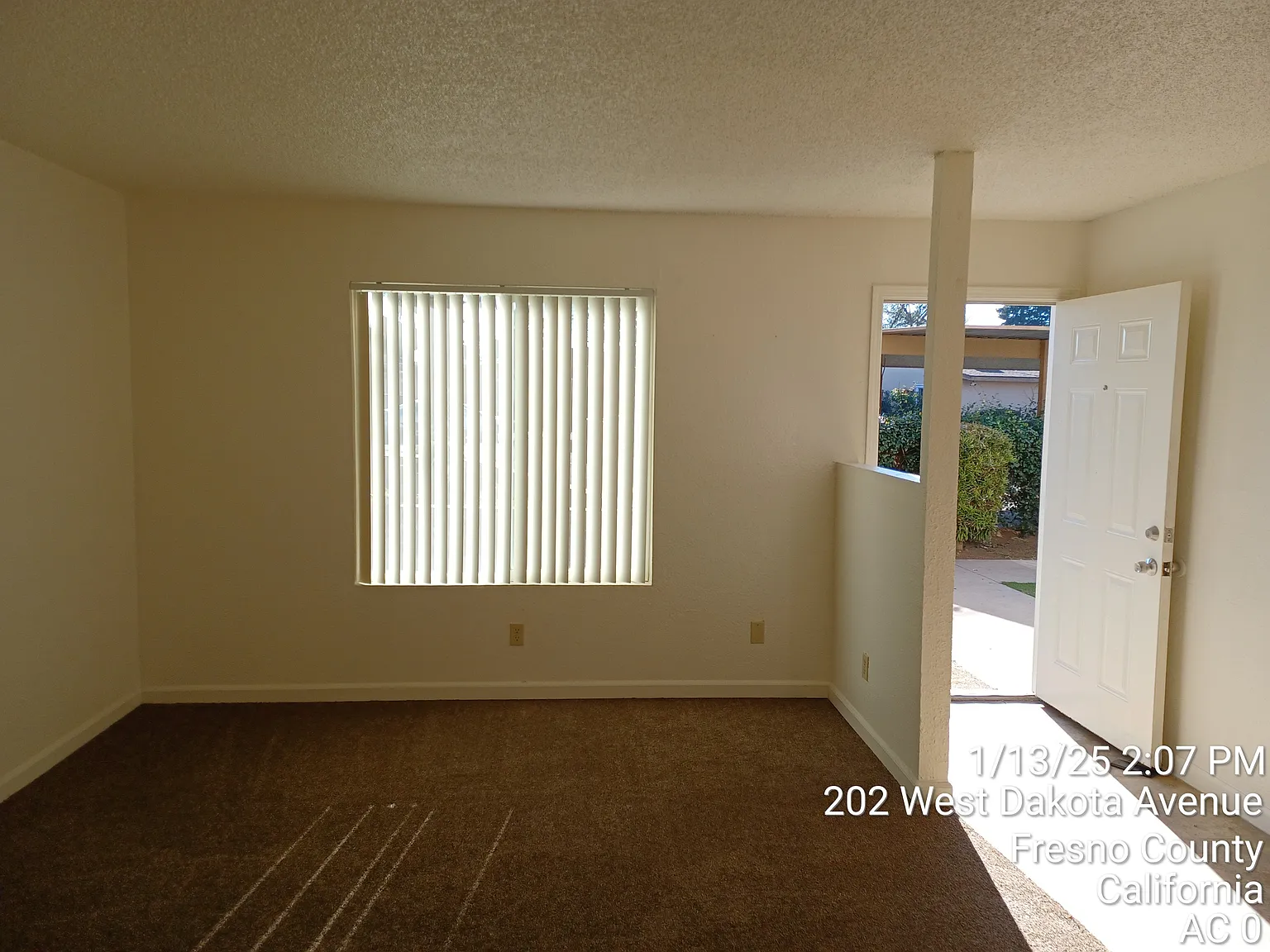 2 bed, 1.5 bath, 980 sqft, $1,365 — Photo 3