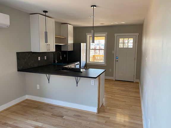 5th image of 313 N 33rd St APT 2