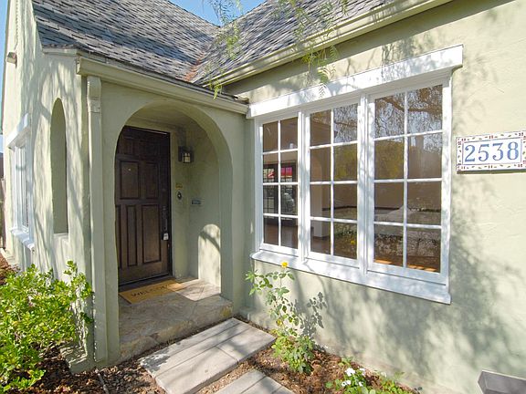 3rd image of 2538 Aiken Ave