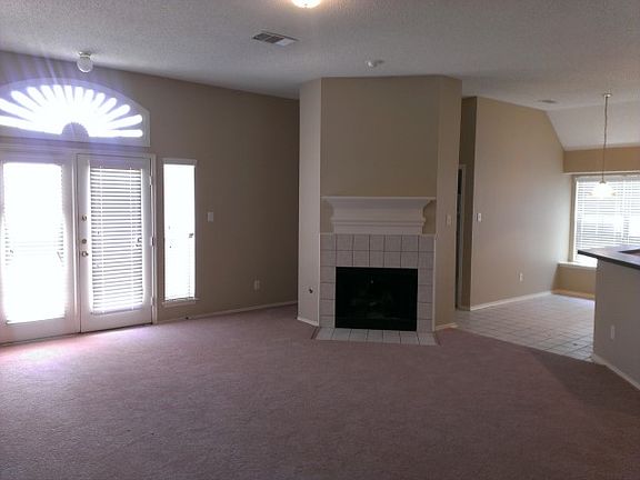 3rd image of 312 Windridge Dr