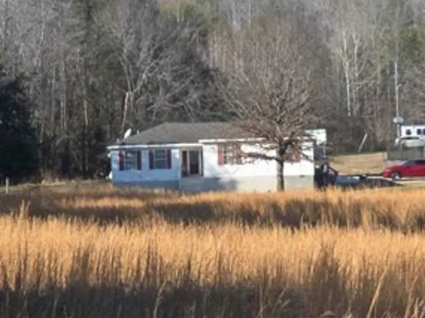 21 Cosby Ln, Farmville, VA 23901