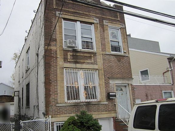 2nd image of 3110 105th St
