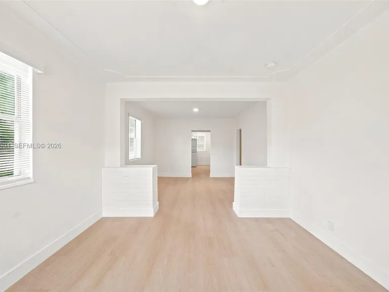 125 NE 56th St #1 — Photo 8