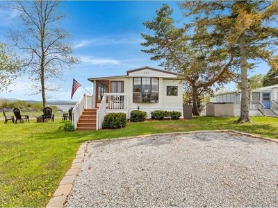 24 Empire Circle, South Hero, VT, 05486