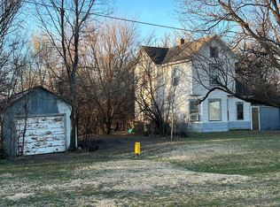 857 W 2nd St, Hoisington, KS 67544