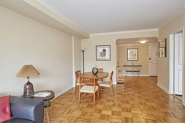 Rented by R New York | media 23