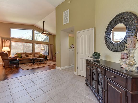 3rd image of 3318 Southwind Cir