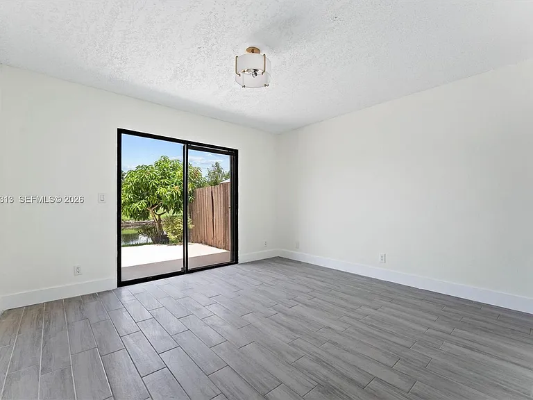 2025 SW 82nd Ave #1 — Photo 19