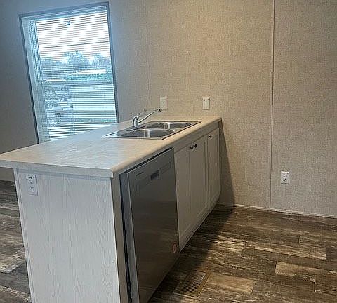 5th image of 102 N 30th St Lot 47