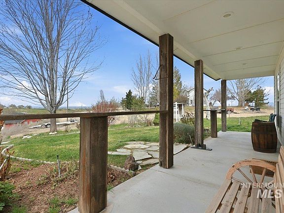 2nd image of 3856 Wood Way