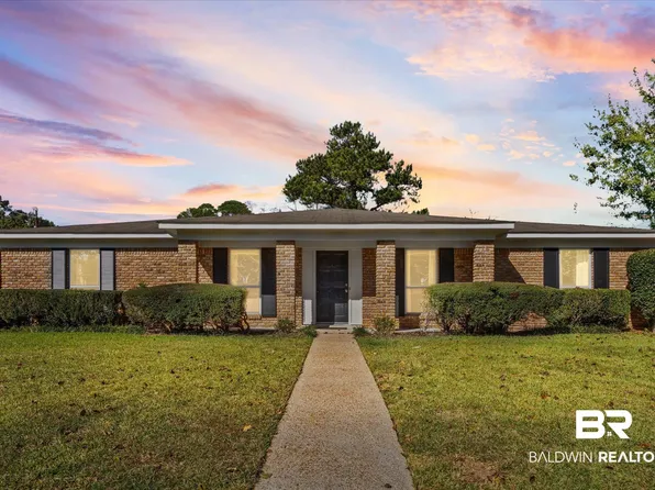6300 Christopher Dr N, Mobile, AL 36609