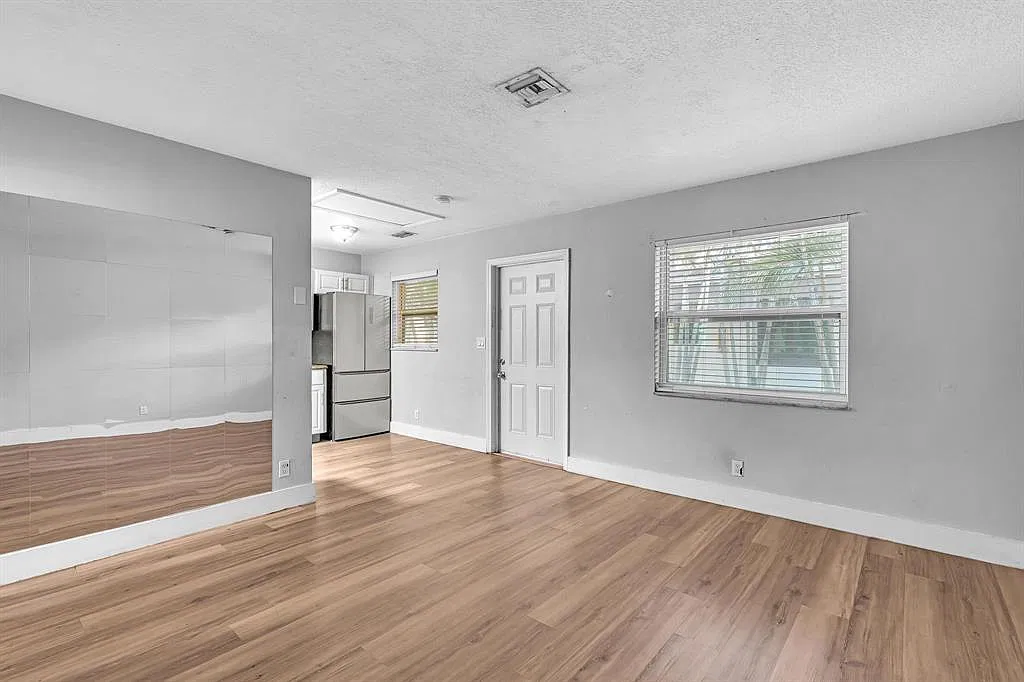 2 bed, 850 sqft, $1,650 — Photo 4