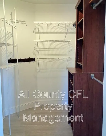 553 Walnut Grove Pl — Photo 14