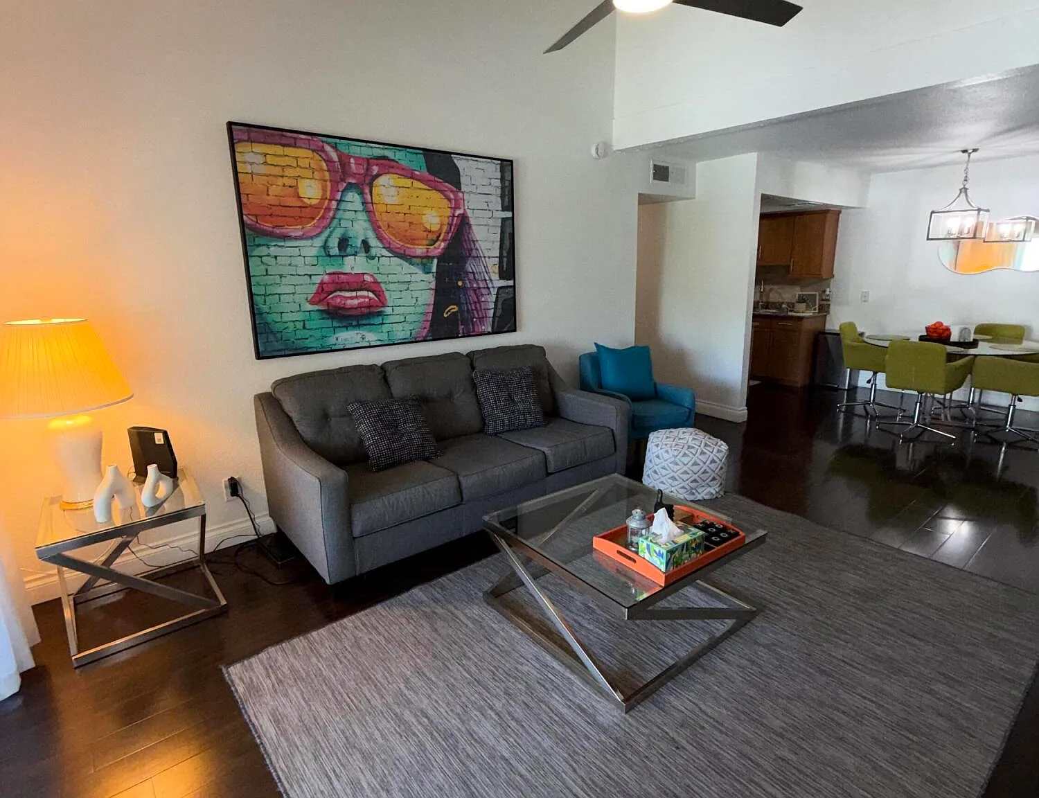 2 bed, 2.0 bath, 1044 sqft, $3,000 — Photo 1